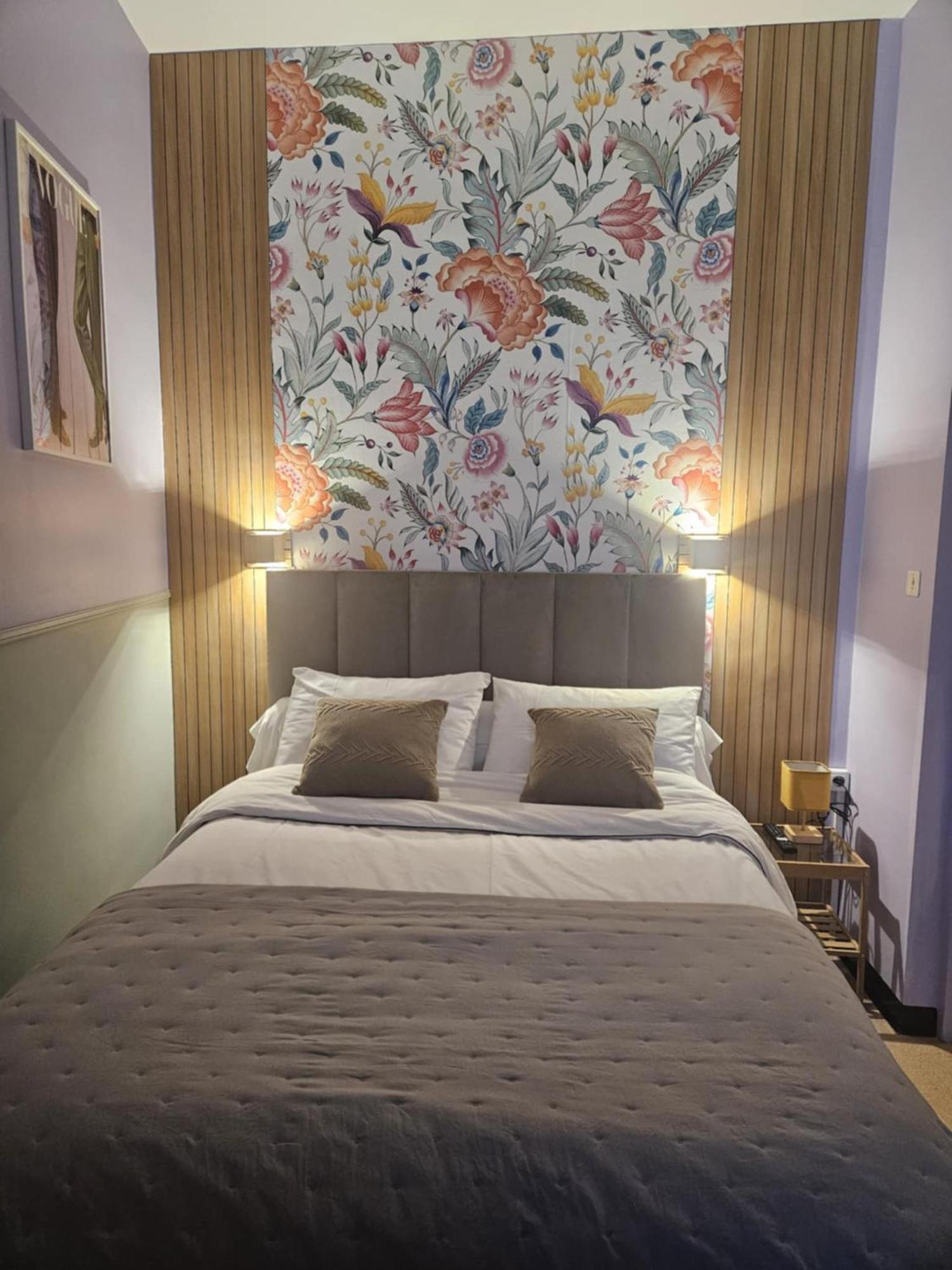 Coco Marco Hotel Nyons Buitenkant foto